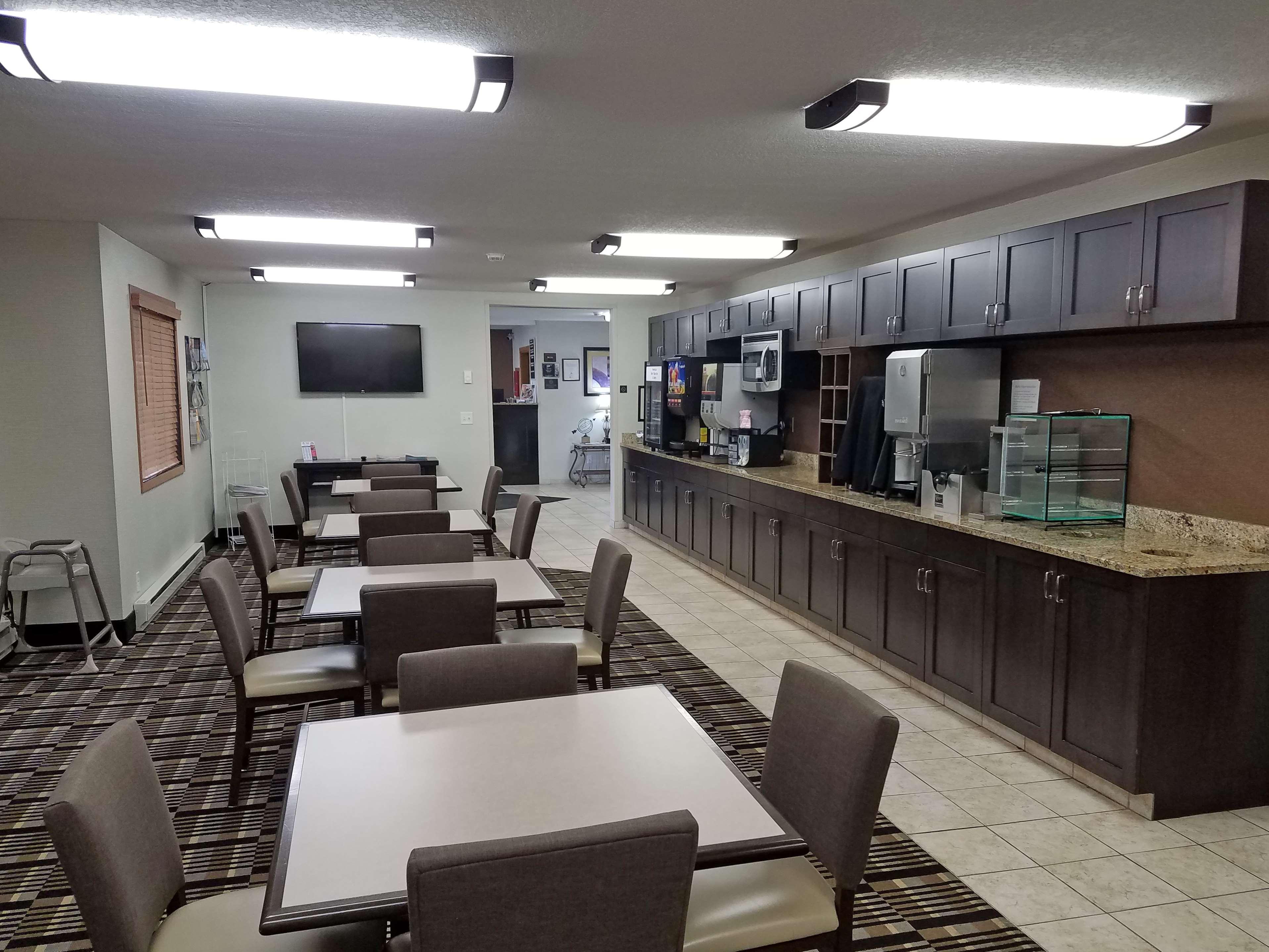 Americas Best Value Inn And Suites Бисмарк Экстерьер фото