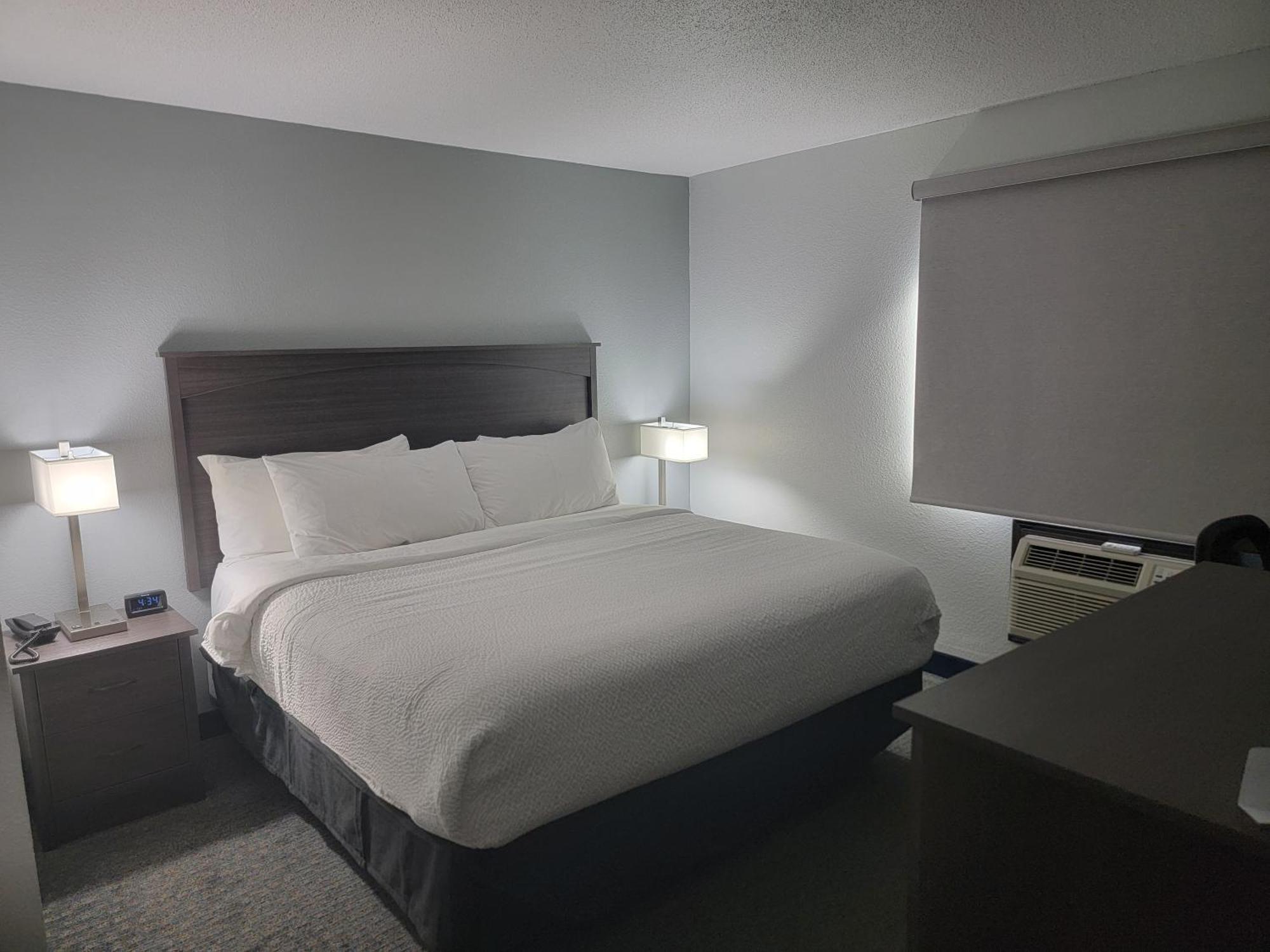 Americas Best Value Inn And Suites Бисмарк Экстерьер фото